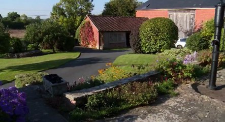 Escape to the Country S17 - Ep03 South Somerset -. Part 02 HD Watch