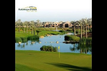 فيلا علي الجولف و البحيره للبيع في القطاميه ديونز القاهره الجديده