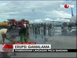 Petugas Bersihkan Landasan Pacu Bandara Sultan Babullah Ternate
