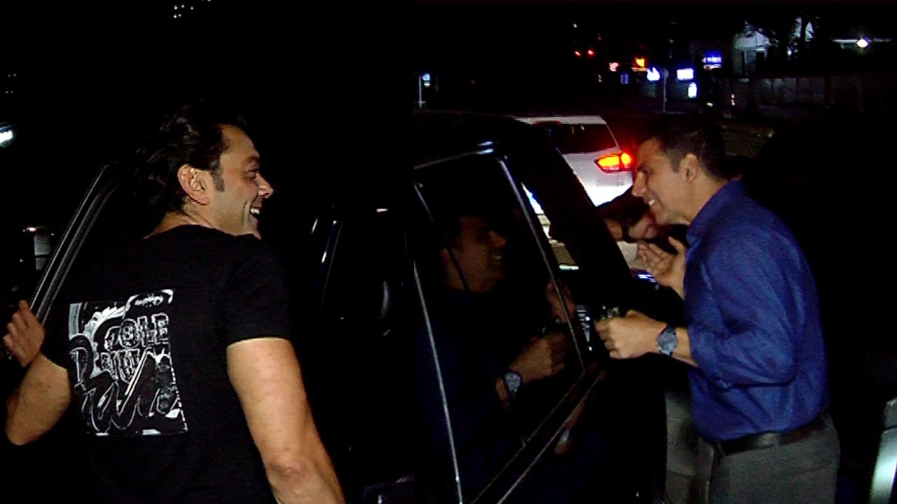 Akshay Kumar spotted DRUNK, fails to recognise his car post Birthday Party; Watch Video | FilmiBeat