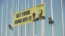 Greenpeace protesta frente al parlamento de Australia en contra del carbón