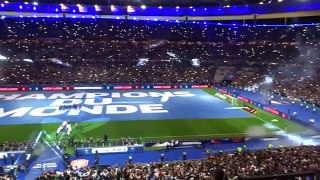 L'équipe de France célèbre son titre de champion du monde avec le public du Stade de France