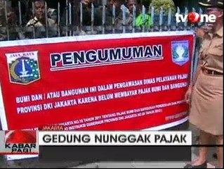 Gedung Menunggak Pajak Disegel Petugas