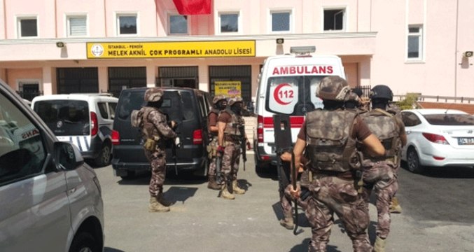 Son Dakika! İstanbul'da Liseye Gelen Uzman Çavuş, Okulda Çalışan Nişanlısını Rehin Aldı