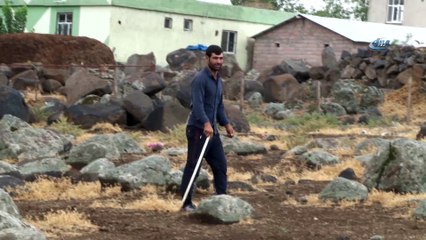 Diyarbakır’da bir köy diken üstünde