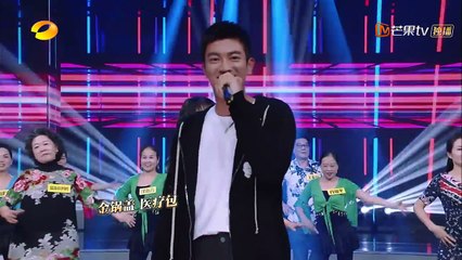 《快乐大本营》程潇cut：程潇联合乔恩演绎“板凳坍塌” Happy Camp【湖南卫视官方频道】