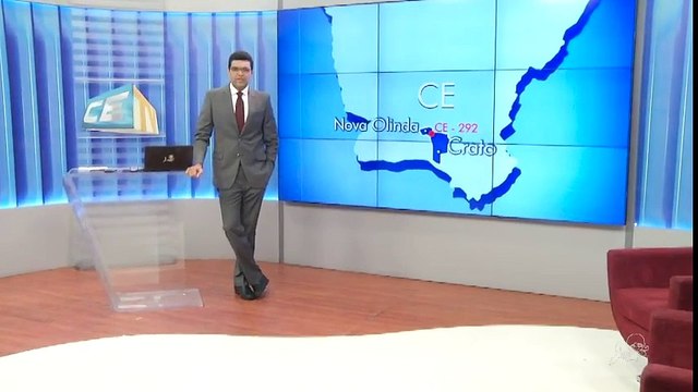 Ônibus com romeiros capota e deixa pelo menos quatro mortos no Crato Ceará