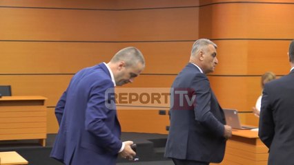 下载视频: Report TV - Vettingu 'djeg' prokurorin e Durrësit, shkarkohet nga detyra Bujar Hoti