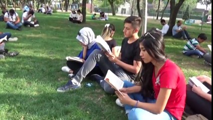 Gençler Başlattı, 7’den 70’e Vatandaşlar Kitap Okudu