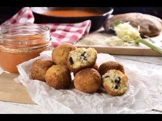 Croquetas Rellenas de Risotto Cremoso con Salsa de Jitomate