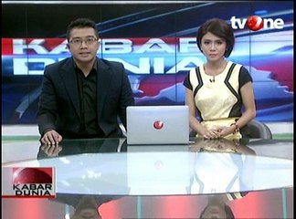 Seorang Bocah Terjebak di Bawah Meja