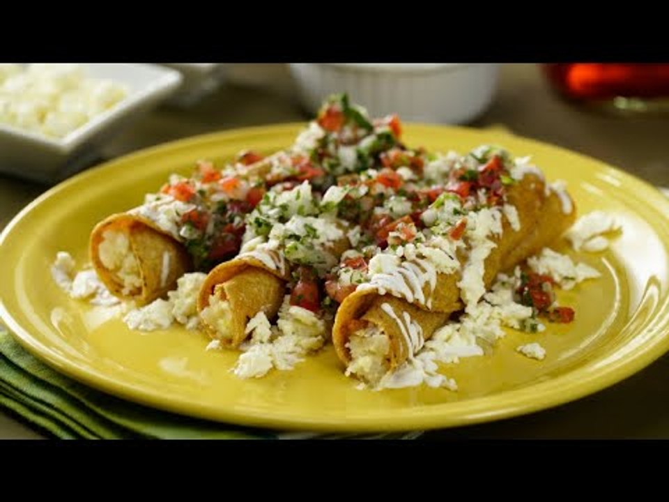 Tacos Dorados de Papa con Pico de Gallo