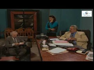 امل حطيت اصبعتها بالقهوة ... بدل الملح ... قصدي بدل السكر ... و القهوة باردة كمان !!!