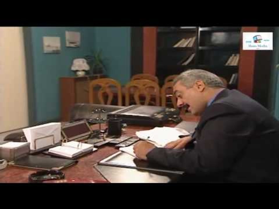 شو قصة جميل ؟؟ شو عم يعمل ؟؟ امل رح تطق لتعرف شو عم يعمل جميل ... فجأة اجوا الصبايا ...