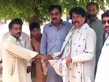 Attaullah Esakhelvi collecting funds for Dam