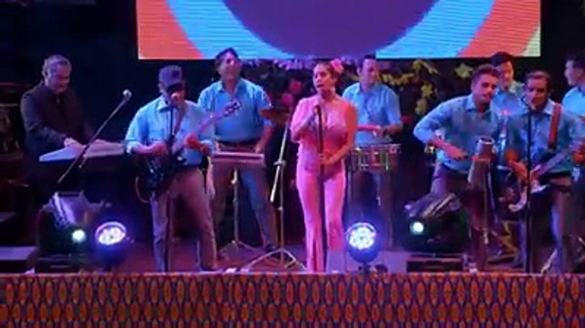 ✨ Lindas rosas que florecerán .¿Te encanta su voz ? ¿Amas sus #OjitosHechiceros ? Regálale muchos likes () a #Estrellita. ¡Sigue viendo #TCMiCanal !