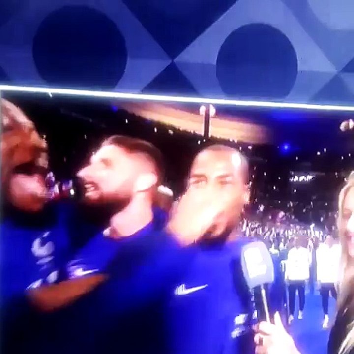 Voilà ce que Kimpembe a crié au micro de Carine Galli.