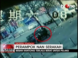 Tak Kuat Bawa Hasil Curian, Perampok Menyerah