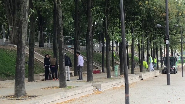 Les halls d'immeubles c'est l'endroit de shoot des toxicos , témoignent des habitants du quartier parisien de la Villette excédés