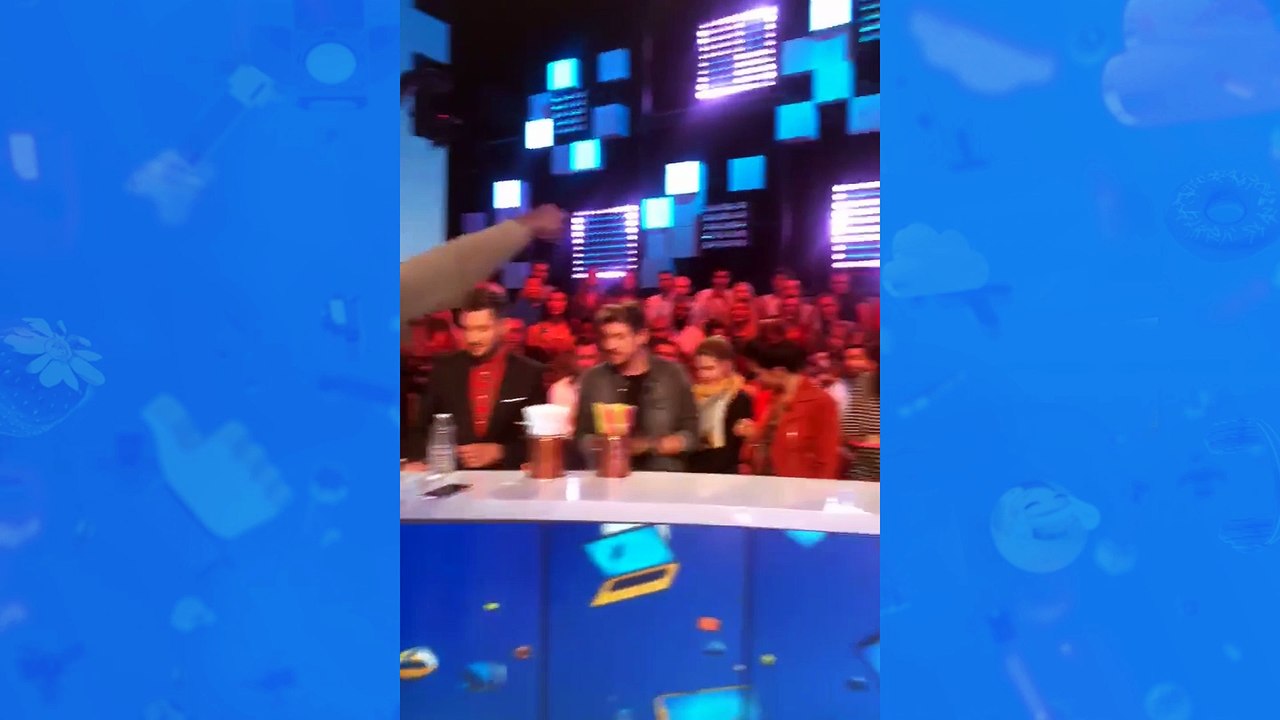 TPMP : Qui de Maxime Guény ou Quentin Mosimann va mettre le plus de pailles dans sa bouche ? (Vidéo)