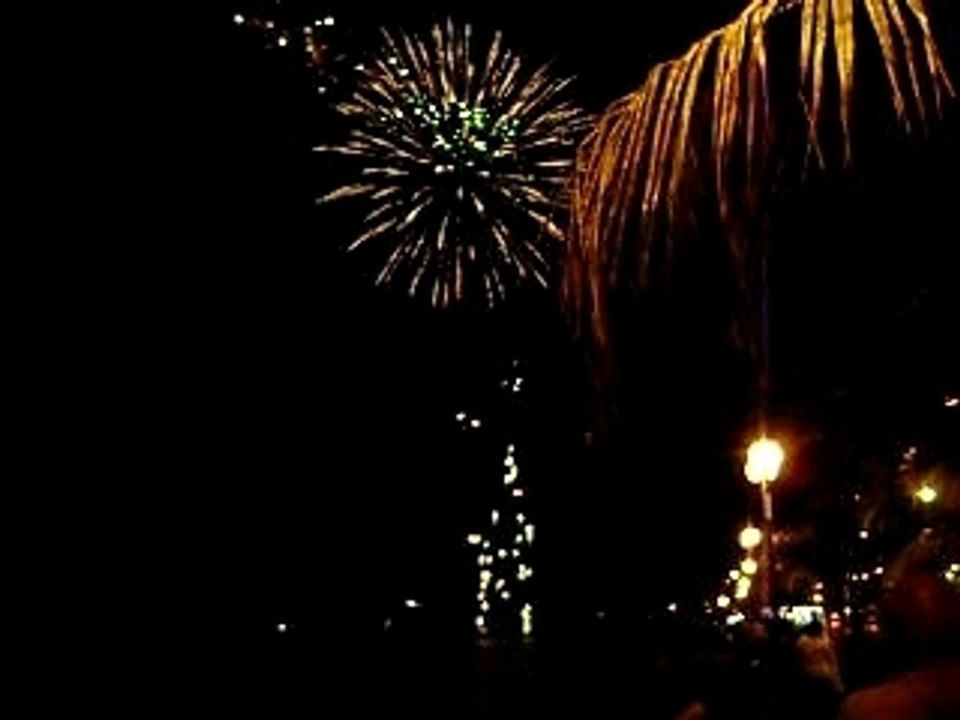Grand feu d'artifice -de la fête de noël de sainte anne