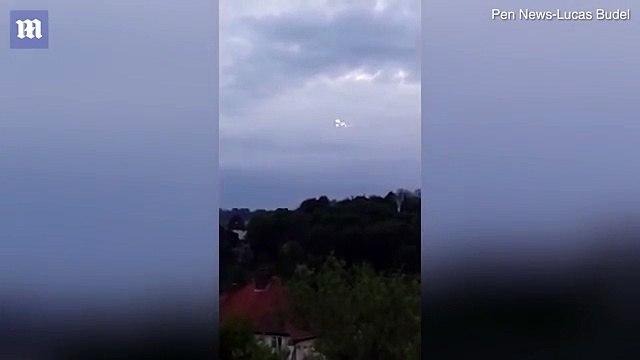 Απρόβλεπτη σοκαριστική στιγμή για νεαρό που βιντεοσκοπεί ΑΤΙΑ εκτός ελέγχου κοντά σε αεροπορική βάση στην Αγγλία!!!