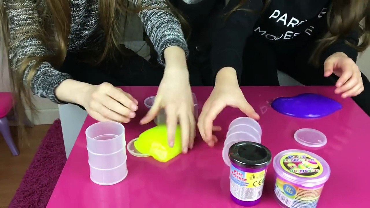 Lévanah et ses sœurs testent le SLIME, PÂTE PÉTEUSE, BALLE rebondissante ! Fous rires GARANTIS !