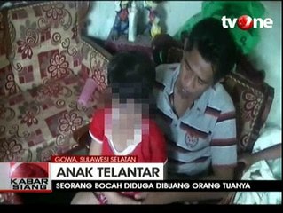 Gadis Kecil Ditelantarkan Ortu di Pinggir Jalan