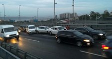 İstanbul D-100'de 7 Araç Zincirleme Kaza Yaptı: Trafiğe Takılmak İstemeyenler Geri Geri Gitti