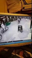 e-Falling off a bike caught on cctv