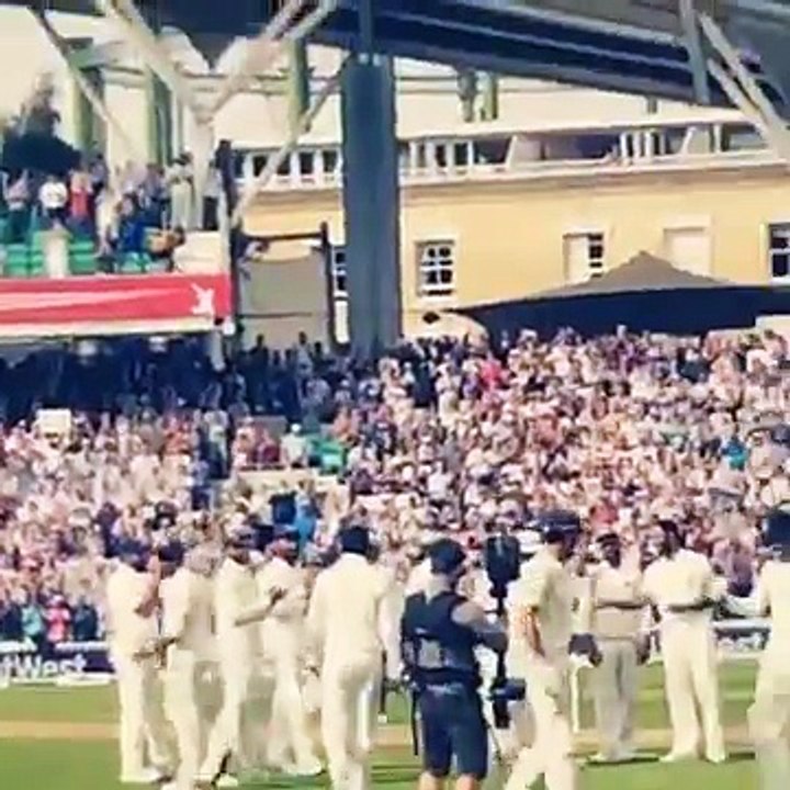 Alastair Cook crying after walking final time from the ground vs India in 5th Test!