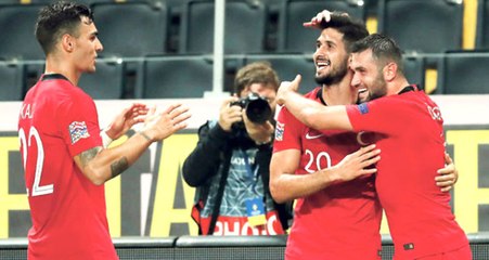 Milli Yıldız Emre Akbaba, İsveç Maçında Kahraman Oldu