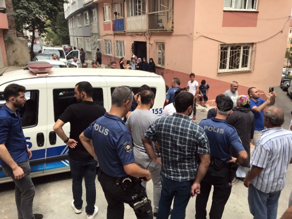 Çocuğumu Yerde Görünce Ben de Başka Camdan Atladım"