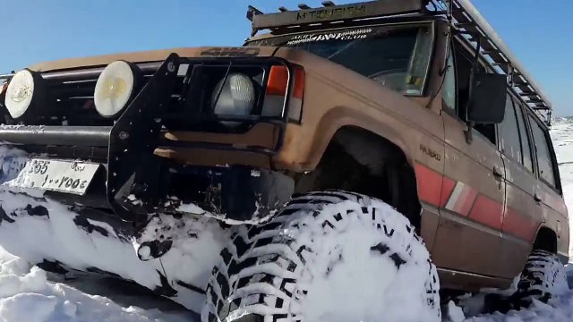 Mitsubishi Pajero Deep Snow Play