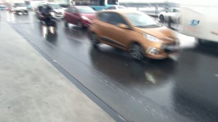 İstanbul'u kara bulutlar sardı