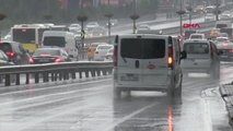 İstanbul İstanbul'da Kara Bulutlar ve Yağmur