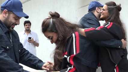 Neha Dhupia's Baby Bump Makes Singer Badshah UNCOMFORTABLE: Watch Video | FilmiBeat