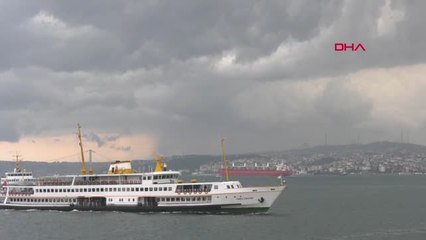 İstanbul'da Kara Bulutlar ve Yağmur