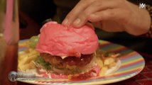 Un hamburger rose dans Pékin Express - ZAPPING CUISINE DU 11/09/2018