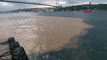İstanbul'da sağanak yağış; Boğaz'a çamur aktı