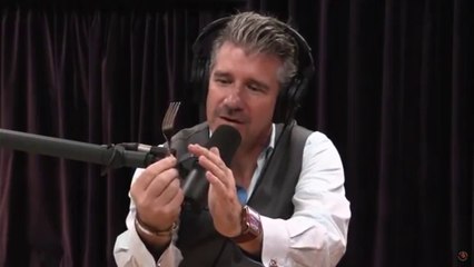 Banachek Performs Magic Tricks On Joe Rogan!