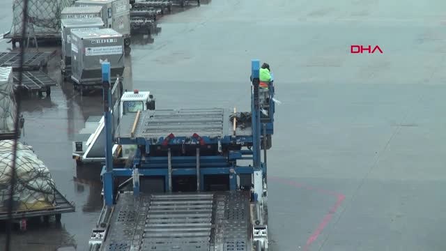 İstanbul Yolcu Uçağına Yıldırım İsabet Etti