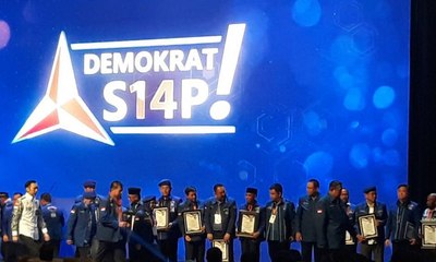 Dialog: Izinkan Kader Dukung Jokowi, Demokrat Main Dua Kaki?