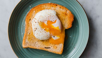 How To Poach An Egg Perfectly | Delish Insanely Easy