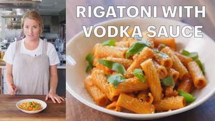 Molly Makes Rigatoni with Vodka Sauce