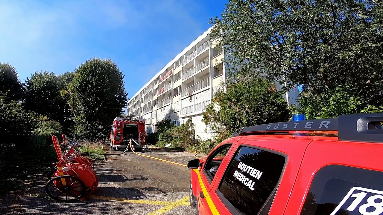 Aix-les-Bains : spectaculaire exercice des pompiers en feu réel