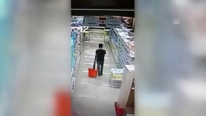 Çaldığı Sucukları İç Çamaşırına Saklayan Kişi Yakalandı - Antalya