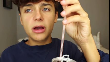 I TRIED FOLLOWING A LIFE WITH MAK ASMR (EATING RAW HONEYCOMB)