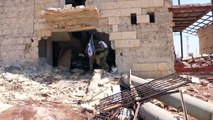 فصيل الجبهة الوطنية للتحرير المعارض في محافظة إدلب يخرج عناصر جدد