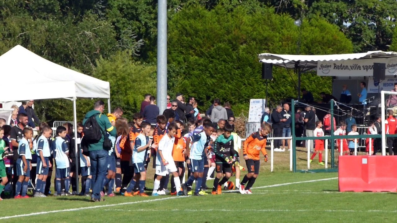 U13 Rothon Cup 2018 - Entrée des joueurs de la...